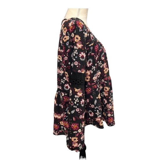 Artesia Womens XL Top Tunic Black Floral Crochet Detail Tie Back Flowy Boho - Picture 4 of 8